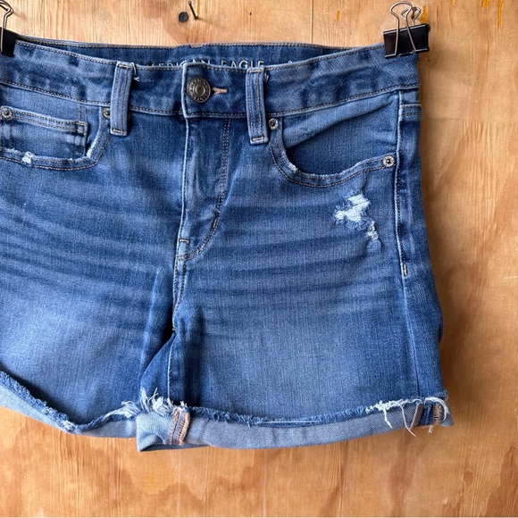 American Eagle The Dream Jean Midi Cut off distressed jean Short - Picture 4 of 12